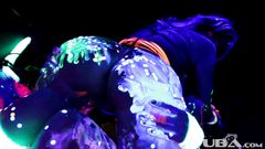 PUBA: Černá-lehká deštivá noc s Abigal Mac & Ava Addams