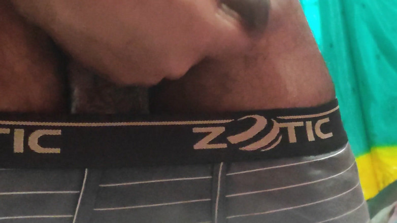 darksiders_eyes_love: Sperma solo close-up zwarte lul enorme spermalading op ondergoed close-up...