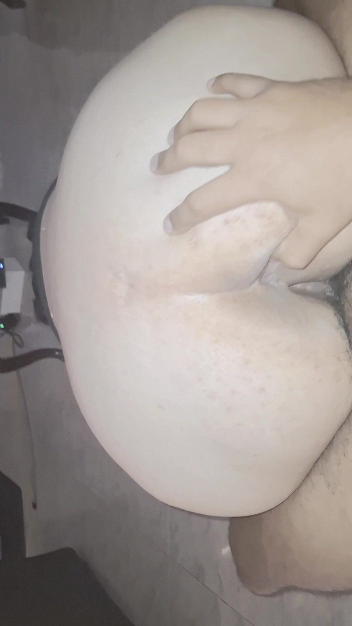 Vecinaculona: Il mio vicino mi visita