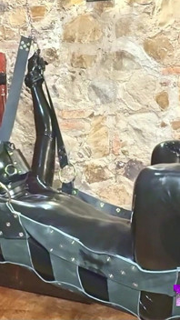 Alex Latex đang được sử dụng như một con đĩ cao su thực sự phần 2