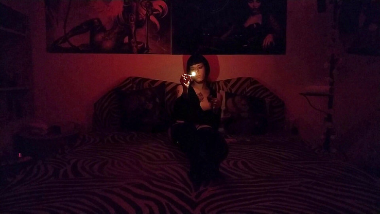 Beth Kinky: Goth pyromaniak 01