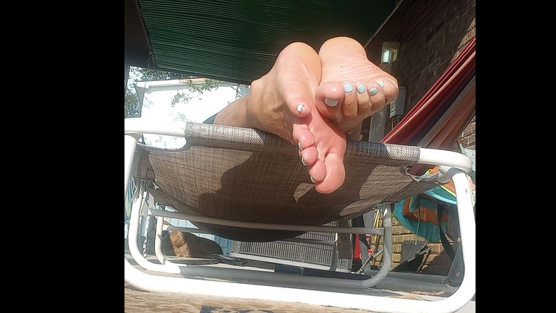 Midsouth Foot Fetish: Mastürbasyon yapmak için yağlı tabanlarım da kalk ve bana bundan...