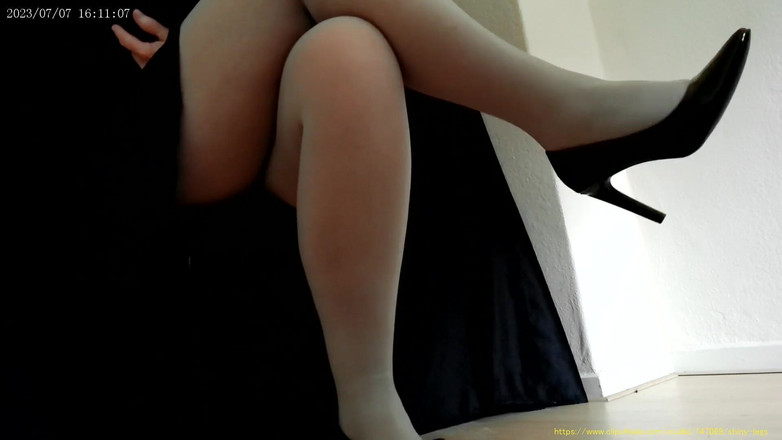 MisS Angel: Ma sec branle des talons noirs sexy en collants 2