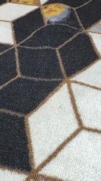 Bà nội hứng tình trong vớ nylon và giày cao gót thủ dâm với đồ chơi tình dục
