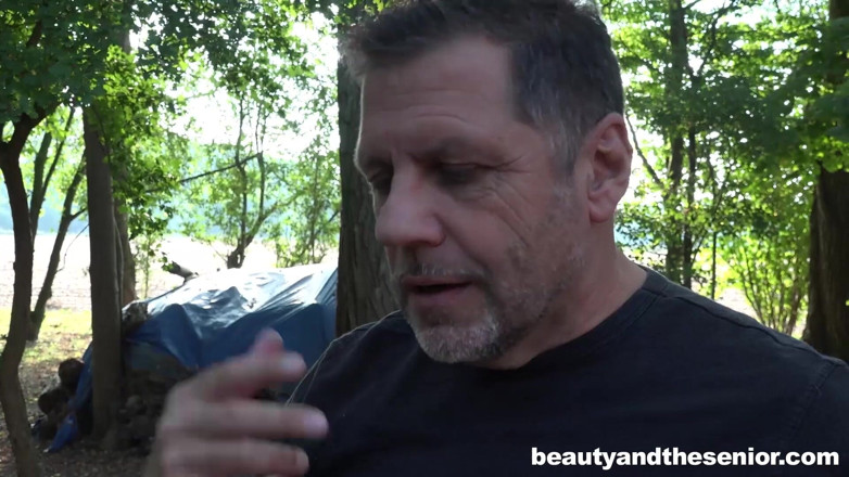 Granddadz: 늙은 변태 필립 소인의 하드코어 자지를 즐기는 Gabriella