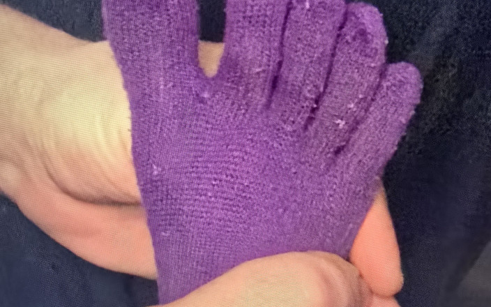 Naelor: 그 작은 섹시한 발과 긴 발에 대한 쌀쌀한