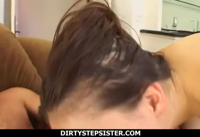 Dirty Stepsister: 欲火中烧的继母cristina Agave喜欢吮吸我的鸡巴