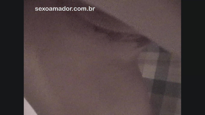 Amateurs videos: hot aur sharaarti kaale baal vaali piovi vidiyo men apne...