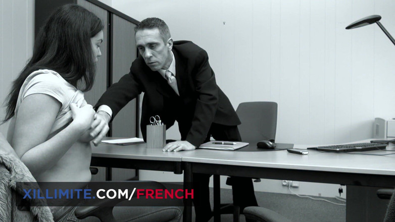 French girls at work: Lei viene scopata dal direttore della banca