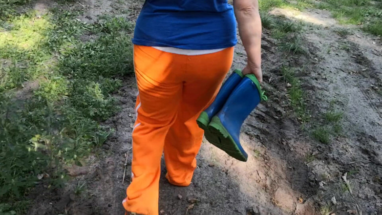 Bouncy Tits Action: Nagie cycki i gumki
