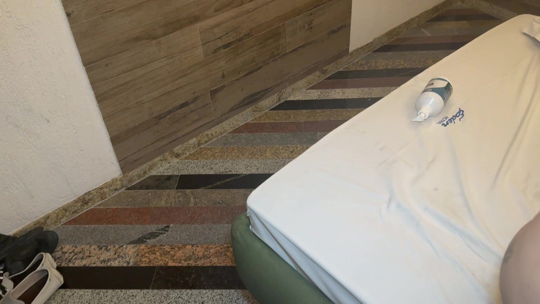 Lunna Geek: Kamarádi se spolu sprchí a skončí v lesbickém sexu