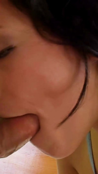 Sexe estival avec trio torride dans le jardin, baise une stela, fille sexy