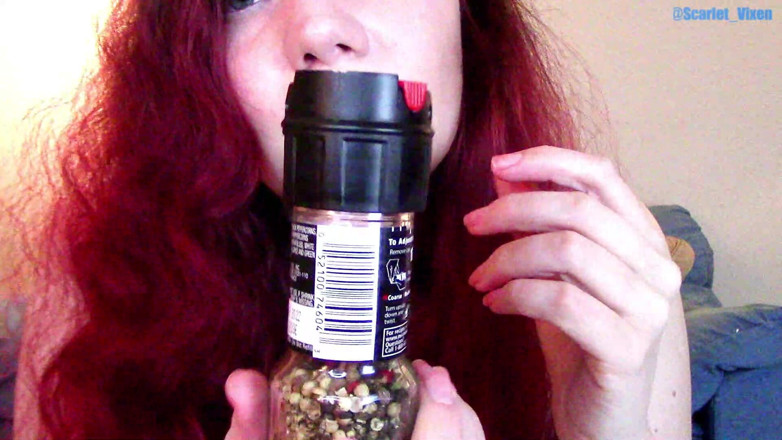 Scarlet Vixen: Sneeze experiment fail - Gewürze, Gewebe