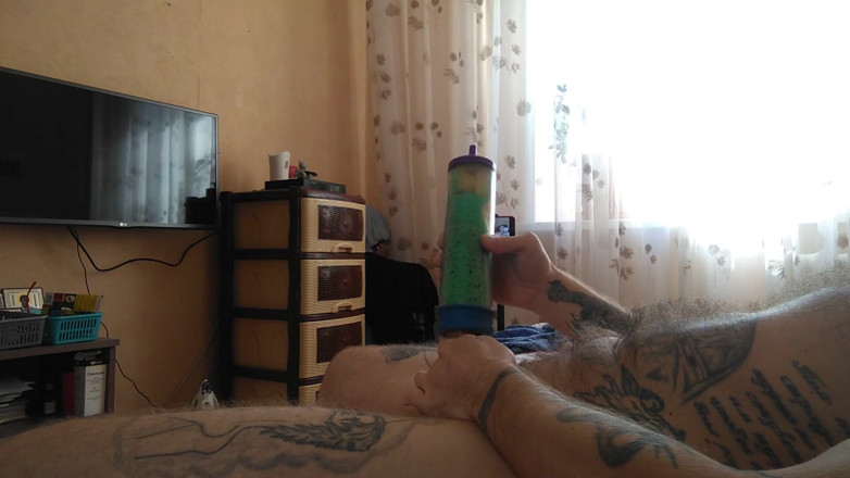 Zona901: Pomohla mi stříkat tím, že mi vyhoní péro.