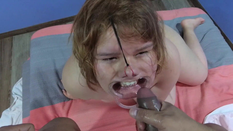 Sado Hentai: Chčiju jí na obličej, plivem jí na obličej a stříkám...