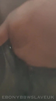 Ma grosse chatte noire béante