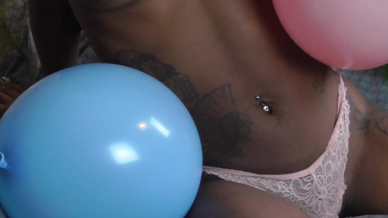 Solo Austria: Ebony Balloon Fetish