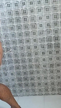 Indisch stel in de badkamer vroege ochtend seks met mijn vrouw