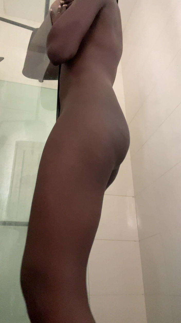DivaHouz: hot sanvli kamsin shovar dans slim saanvli saabuni dekhne ka...