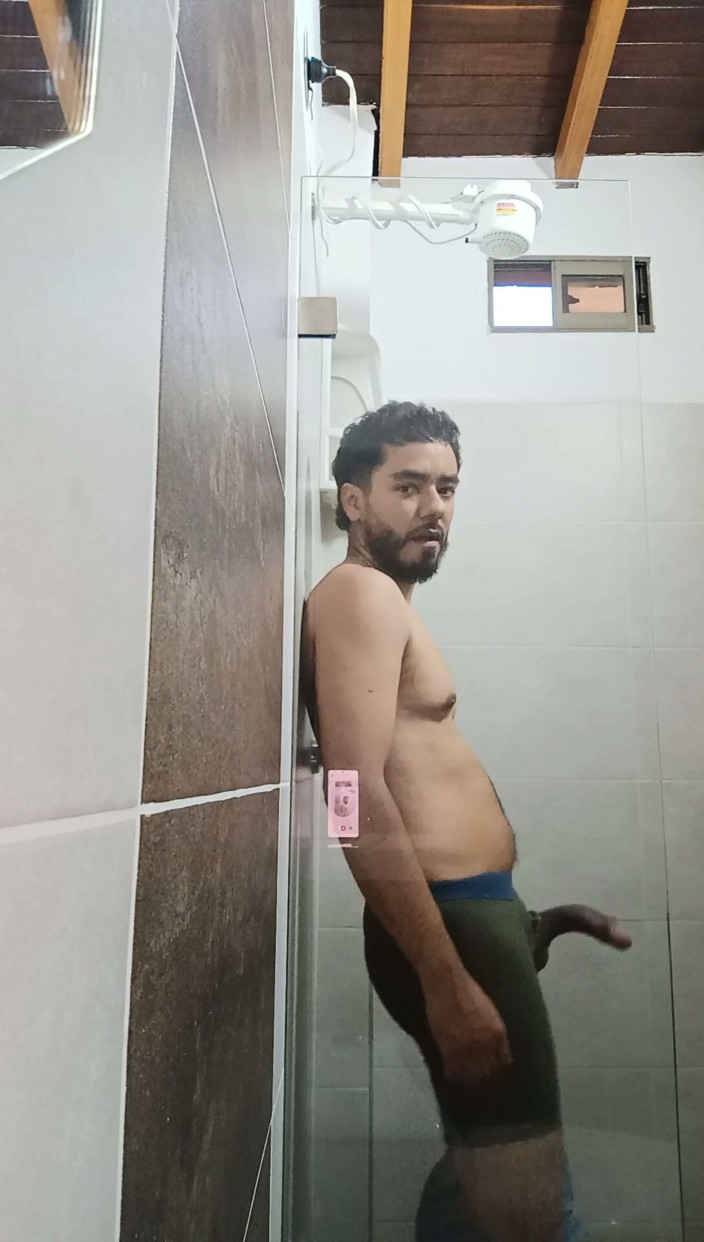 Tommhot: So Hot Masturbating in the Bathroom
