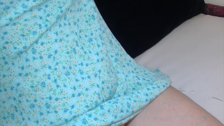 Solo Sex: Busty granny enjoys dildo