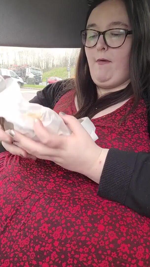 SSBBWLadyBrads: Ladybrads Vs Burger King