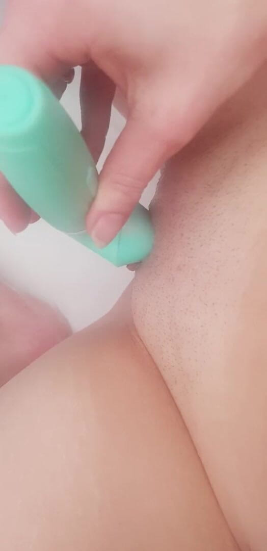 Wet and dirty: Amcığım oynamayı seviyor