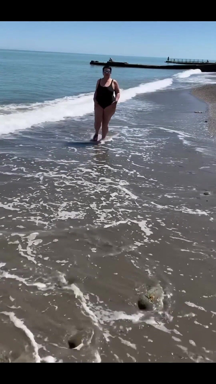 KarmenMilf: Spacer po plaży