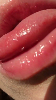 Mijn Lippen En Tong Close-up