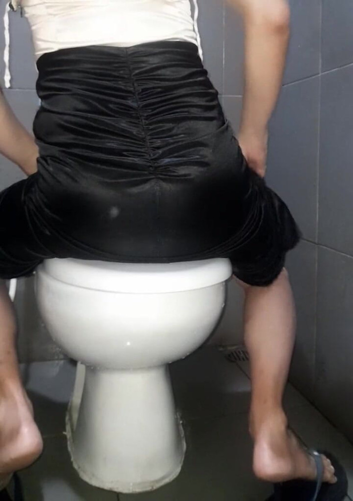 Naomisinka: Masturbieren mit satin-seidensänger-kleid