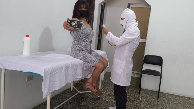 NEGRITA SEXY: Un paziente mi ha portato sua moglie per delle cure...
