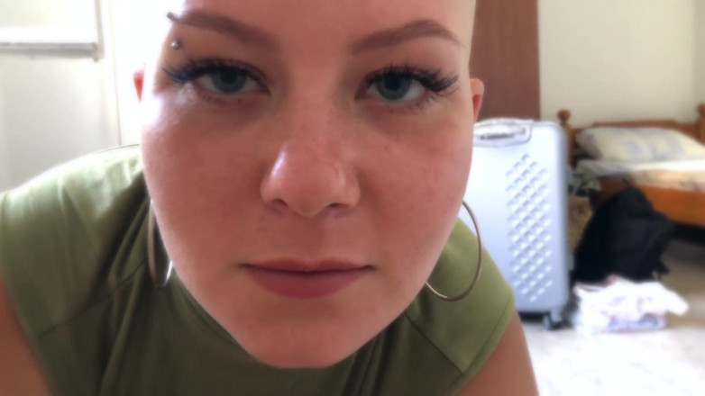 Vilu_and_Mi: Vilu Vidish Eye Contact Handjob POV