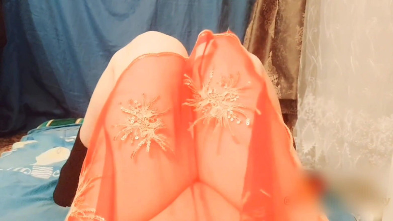 Kitty_Cross: Si cantik trans cantik dengan kalung mutiara panjang lagi asik...