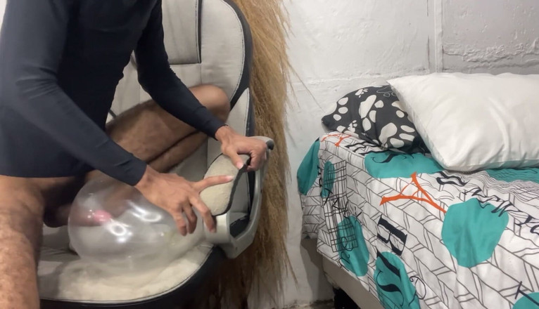 vergar4_daviid: 체육관에서 돌아와서 팽창된 콘돔으로 섹스하기 시작했습니다.