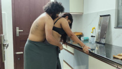 Vaigavarun45: पत्नी और पति पहली बार सेक्स करते हैं और यह किचन और सोफे सेक्स में होता है जबकि घर में कोई नहीं