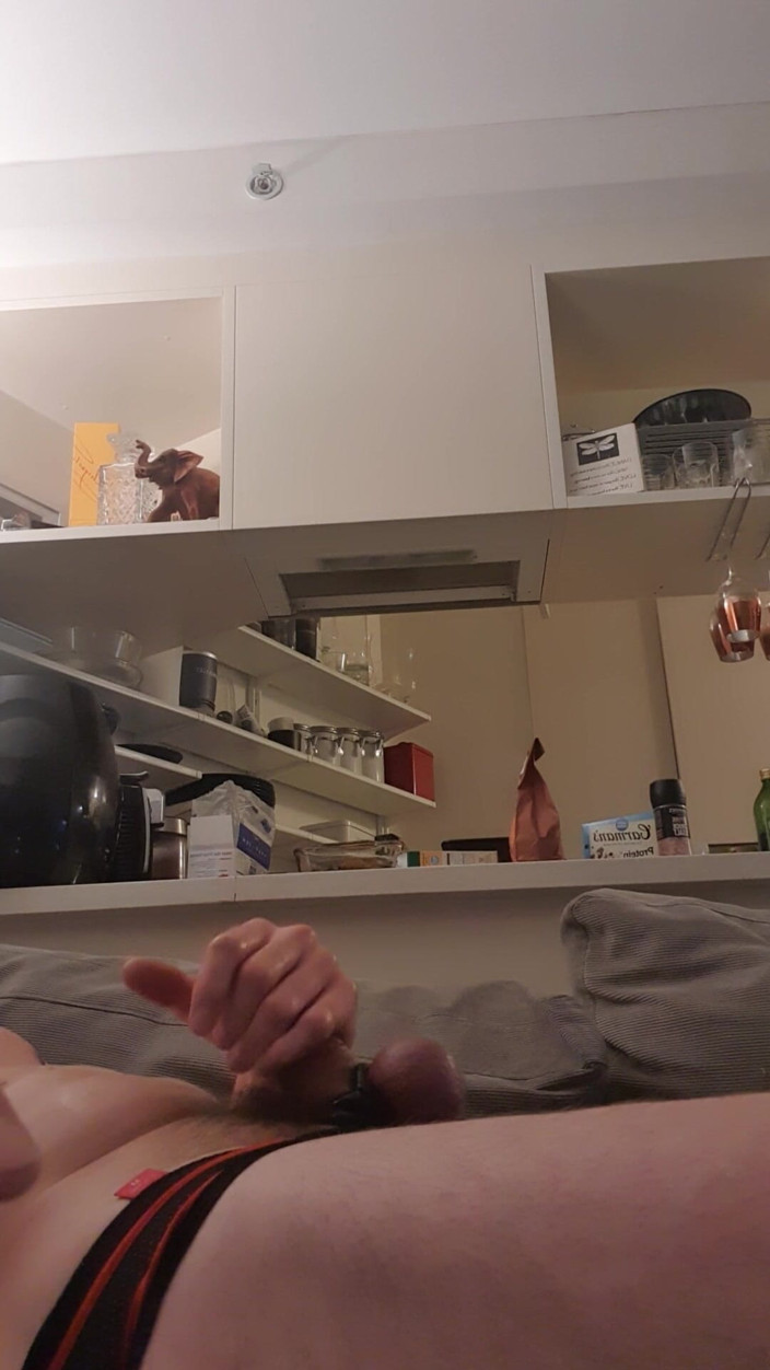 axhyt92: Masturbando em casa