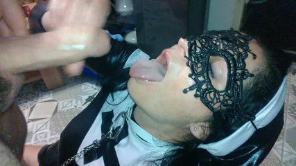 Toilet Mommy: Kunda nevlastní matka jazykem šuká do zadku