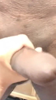 Brak penetracji ręczna robota i Titty Fucking Wank Out Sesja dla BBC w pralni