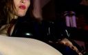 Eva Latexxx: Gummigudinna Eva latex femdom fetisch solo älskarinna BDSM MILf dominatrix