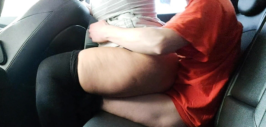 Step Mommy: Macecha jezdí na svém nevlastním synovi v autě