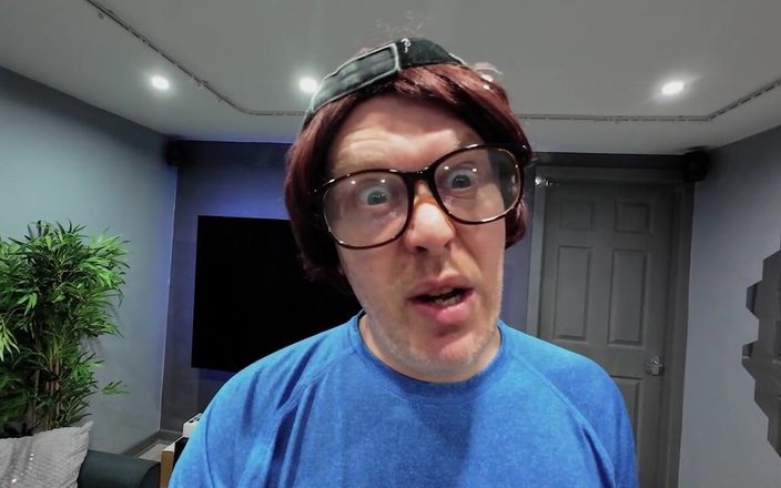 Nerd Pervert: Jess Batty - बड़े बड़े स्तन