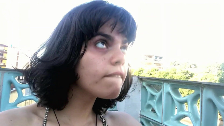 Sabrina Kat: Sabrina chupa pau grande na varanda