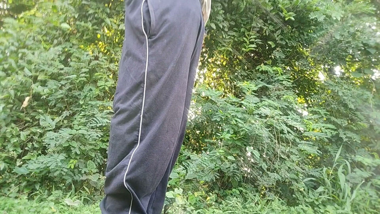 Salonibhabhi: Yang Gay Boy Outdoor Handjob