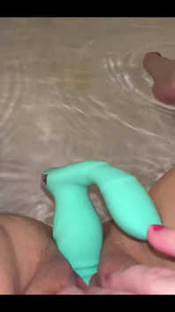 Self Thrusting Dildo in my Pussy 