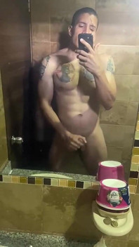 Musuculous Bisexual with Dick Xxl