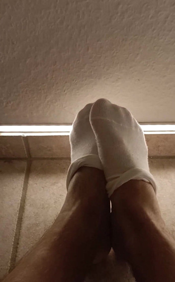 TheGoldenDom: Magst du meine füße hier?