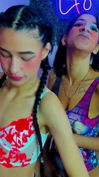 สาววัยรุ่นจัดปาร์ตี้เซ็กซ์หมู่กับเพื่อนๆ