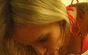 Flash Model Amateurs: Amateur-blondine liebt es, von zwei schwänfen gleichzeitig gefickt zu werden