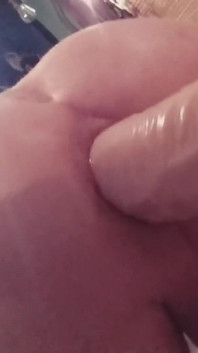 Pantat bahenol tiffany ciskiss dientot habis-habisan sama dildo ukuran XL