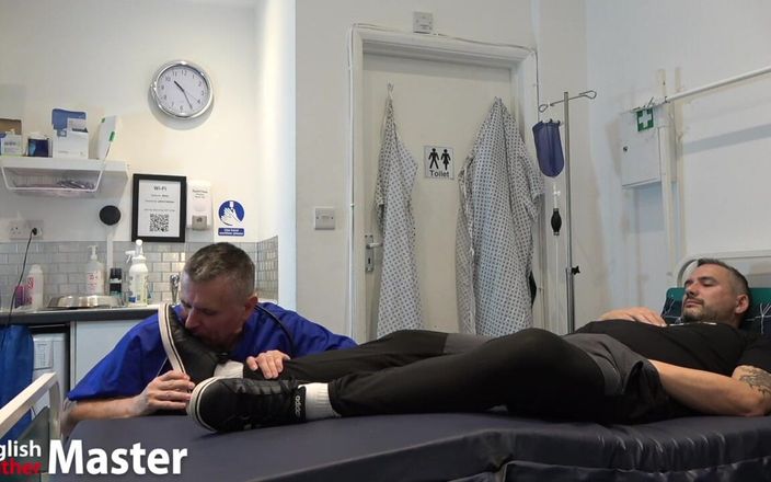 EnglishLeathermaster: Лікар поклоняється ногам пацієнтів і їсть сперму з ніг